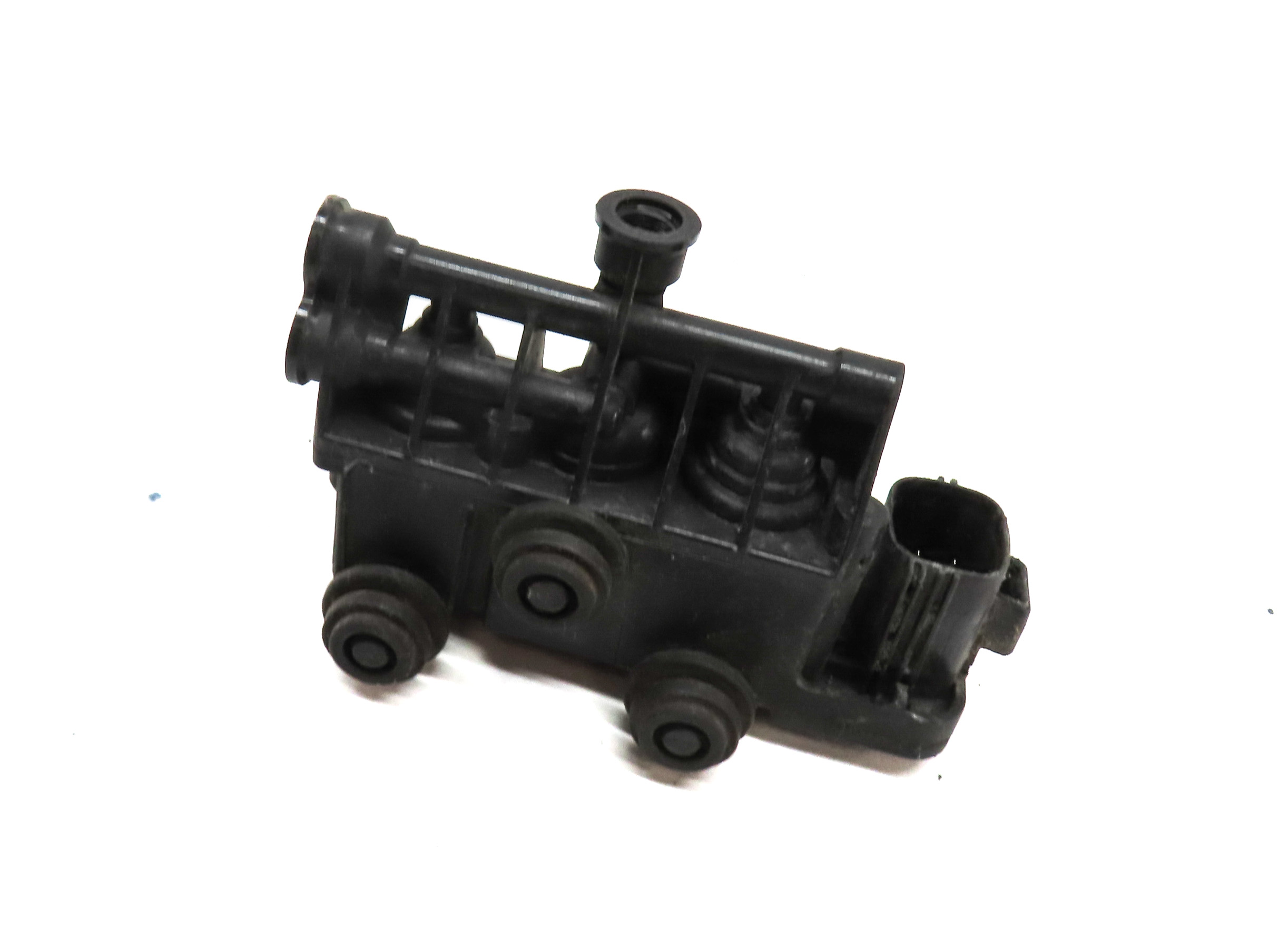 2011 LAND ROVER LR4 (L319) AIR SUSPENSION TRANSFER RELIEF VALVE — exact item pictured
